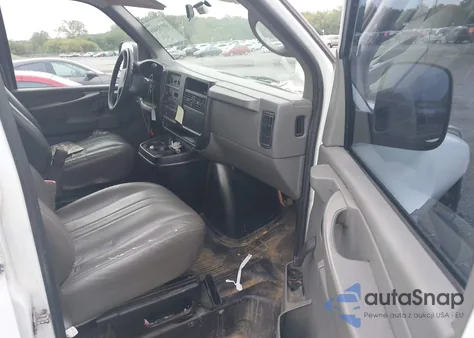 2005 Chevrolet Express G3500 from USA, damaged, VIN 1GCHG35U851202808